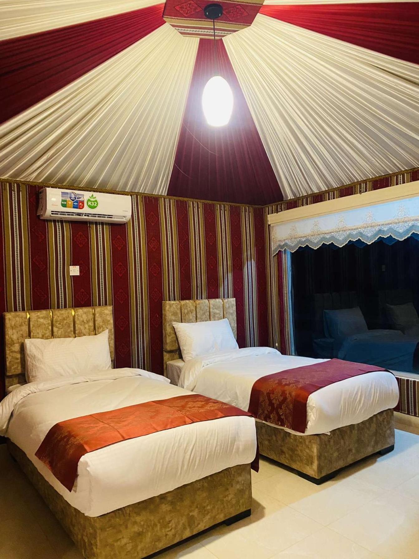 Wadi Rum Sky Camp Exterior photo