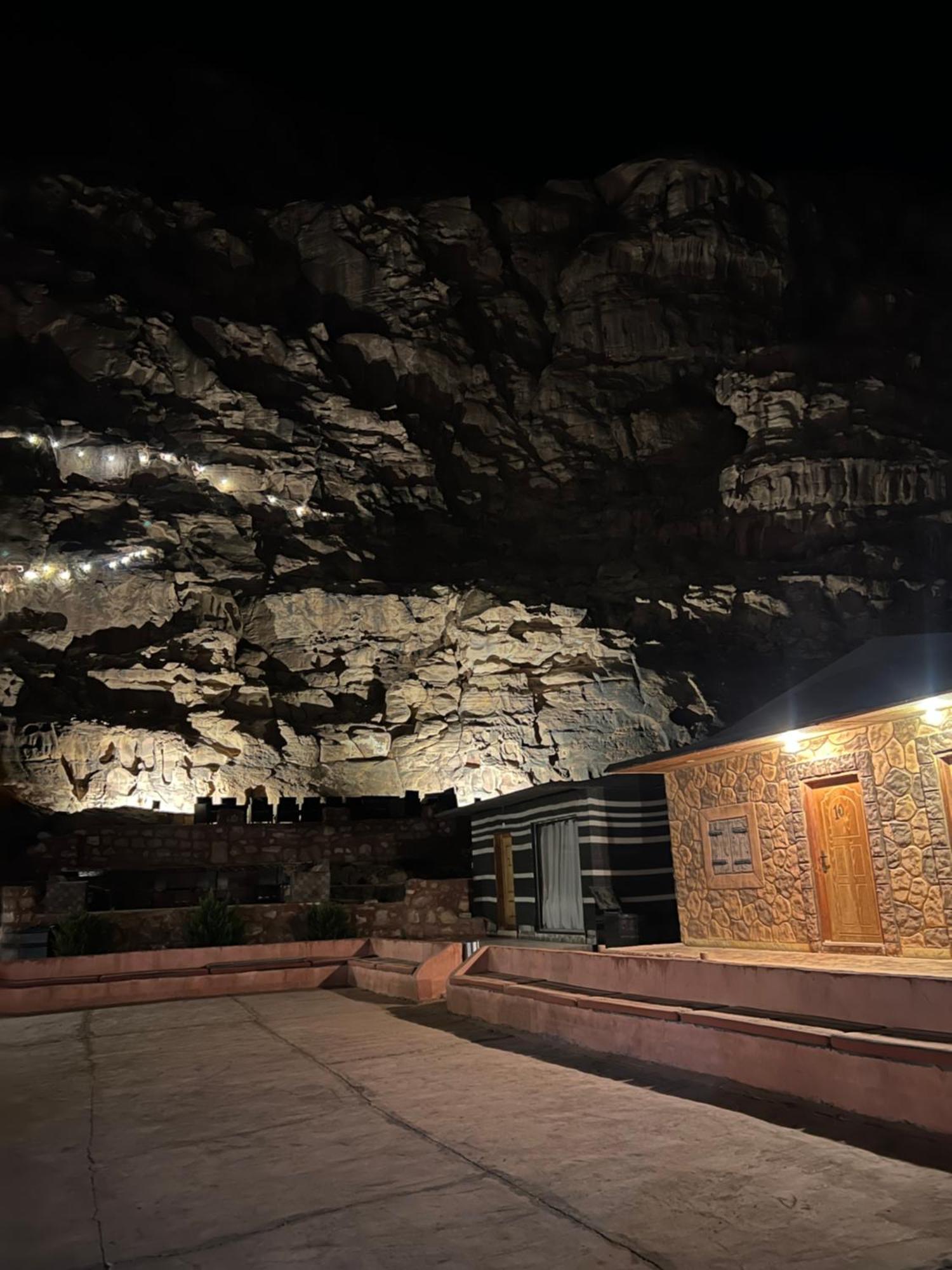 Wadi Rum Sky Camp Exterior photo